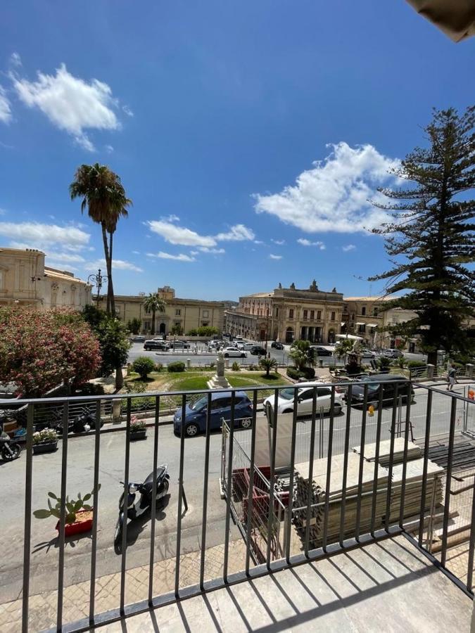 Hercules Suites Noto Extérieur photo